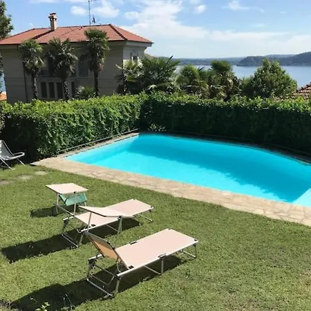 Relax In Terrazza Con Vista Unica E Piscina 公寓 *