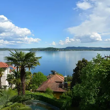 Relax In Terrazza Con Vista Unica E Piscina 公寓 *
