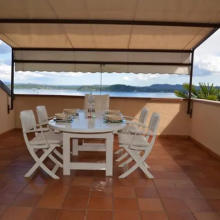 Relax In Terrazza Con Vista Unica E Piscina Apartman *